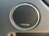 【MERIDIANサウンドシステム 】低音から高音までをクリアに再現し車内に臨場感溢れる音響空間を提供致します。