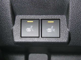 【シートヒーター搭載】シートを温めてくれる暖房機器です!長時間座っていると負担が掛かりやすい背中や腰、または冬場の寒い日に冷えやすい脚部に快適なぬくもりを♪