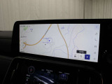 広い視野角と高画質を実現した12.3インチのワイドディスプレイ。画面周辺パネルとの見切り線を目立たなくすることで、インテリアにとけこむ造形となっています。