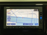ナビゲーションはフルセグTV対応のGathers純正メモリーナビを搭載しています。Bluetoothオーディオ機能がありますので、スマートフォンなどの音楽も再生できます。