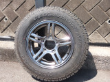 夏タイヤ ヨコハマGEOLANDAR 17年製が車載されています。