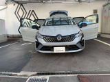 3ドアと間違われますが、4ドアモデルです。