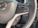 各種スイッチ操作の出来るステアリング。レーダークルーズコントロール付きで長距離の移動も楽になります☆