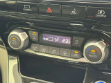オートエアコンで温度を設定するだけで快適な車内環境を維持することができます!