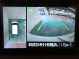 アラウンドビューモニターで車庫入れも空から見ている様に駐車できラクラクです。