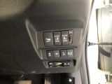 【両側電動スライドドア】リモコンや運転席のスイッチ操作のほか、ドアハンドルを少し引くだけでリアドアが自動開閉します♪