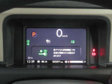 メータは先進的なデジタルメーター☆☆☆ゆっくりと数字が動くのでとても見やすく表示されます!平均燃費なども表示、エコな運転の手助けをしてくれます!!
