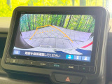 【バックカメラ】駐車時に後方がリアルタイム映像で確認できます。大型商業施設や立体駐車場での駐車時や、夜間のバック時に大活躍!運転スキルに関わらず、今や必須となった装備のひとつです!