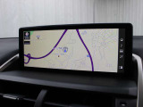 地図などをフルスクリーンで表示する12.3インチワイドディスプレイを搭載したナビゲーションシステム。ブルーレイディスクやUSB入力端子も装備し、多彩なメディアをお楽しみ頂けます。