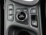 各操作スイッチは使いやすい位置に配置されています。