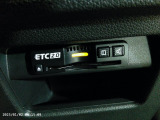 ETC付。高速道路の料金所はキャッシュレスで通過可能です。サービスエリア等にあるスマートインターの出入りも利用可能でとっても便利。ご納車後すぐにお使い頂けるようセットアップしてのお渡しとなります。