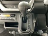 オートマチックシフトレバーは、手になじみ操作しやすい形状で安全運転にもつながります♪