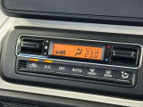 オートエアコンで温度を設定するだけで快適な車内環境を維持することができます!