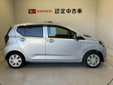 車両右側面からの写真になります。車をご覧になりたい時はお気軽に最寄りの店舗へご相談下さい。