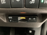 ETCが付いてます。ETC搭載車しか通過できないスマートICが利用できるようになりますよ!現在スマートICの設置箇所も増えてきているので、高速道路利用の幅が広がりますね☆