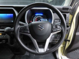 運転席にお座りになった際のイメージです。視界やシートの座り心地にポジション、各装備へのアクセスのしやすさ等、実際に触れてお確かめください。