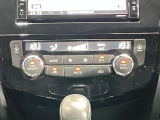 【デュアルオートエアコン】運転席と助手席とそれぞれ温度設定が可能!後席のエアコン吹き出し口は全車標準装備!
