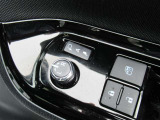 駐車時や狭い道でのすれ違い時に気を使うミラー。電動格納式ドアミラーはそんな時に便利です。