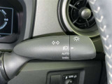 【オートライト】車外の明るさに応じて自動的にライトの点灯・消灯をしてくれます
