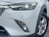 【LEDヘッドライト】悪天候や夜間走行時も良好な視界を確保し安心して運転できる高輝度LEDヘッドライトを装備!点灯速度が早く、消費電力も抑えられています。