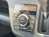 【オートエアコン】一度お好みの温度に設定すれば、車内の温度を検知し風量や温度を自動で調整。暑い&hellip;寒い&hellip;と何度もスイッチ操作をする必要はありません。快適な車内空間には必須の機能ですね♪