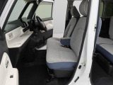 運転席&助手席シートヒーター:座面を素早く温め寒い日も快適にドライブできます。
