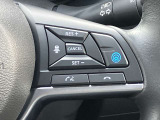 プロパイロットを装備☆アクセル、ブレーキをコントロー ルして前のクルマとの車間距離を保つ手助けをします。 白線を検知し、ハンドルをコントロールして直線道路、カーブにおいても運転支援してくれます!!