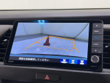 バックカメラの画像です。ガイドラインがスムースな車庫入れをサポートいたします 車庫入れの安心感がアップしますね☆