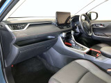 すっきりとしたデザインの内装は、さすがトヨタ車の上品さを感じます。