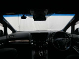 高いホールド性で運転姿勢が安定します。長距離ドライブでも疲れにくいのが魅力です。快適なドライビングライフをお送りください♪