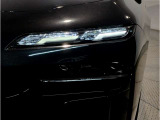 BMWの伝統の丸目4灯ヘッドライトでございます。LEDライトで視認性もよく明るく安全性の向上につながります。