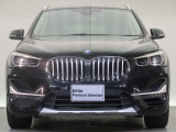 【キドニーグリル】BMWの代名詞。一目見ただけでBMWであると認識できる確固たるアイコンとして存在感を放ちます。