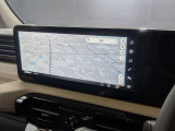 12.3インチワイドディスプレイを採用。情報を同時に表示できる3分割画面も可能