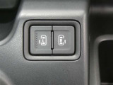 ネッツトヨタ静浜は&rdquo;キレイ&rdquo;にこだわっています。特設サービス工場で、新しく生まれ変わった車!内装・外装の徹底的な掃除、シートを外してニオイの元まで消臭・除菌、見えにくいエンジンルーム内もキレイ!