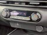 オートエアコンで温度を設定するだけで快適な車内環境を維持することができます!