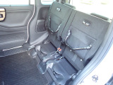 ◆チップアップ&ダイブダウン機構付【ULTR SEAT】は後席座面を左右分割で跳ね上げることができます。トランクで積載できない背の高い荷物をラクラク収納できます。ホンダ車ならではの人気装備です。