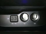 【充電用USB端子】デバイスの充電に便利です。※実際の接続端子は写真で確認or店舗までご気軽にお問合せください♪