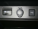 【電源コンセント】非常時やキャンプなどに役立つAC100V/1500Wコンセント付きです。