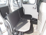 乗車人数や荷物の量、車内での過ごし方に合わせて、シートのレイアウトを変更できます。