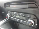 ステアリングヒーター・運転席&助手席シートヒーター・フルオートエアコン!