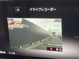 ドライブレコーダーの映像。ナビのモニターに前後の映像を映し出せます