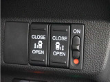 ◆両側電動スライドドア◆狭い駐車場でも乗り降りが楽々♪お子様が隣の車にドアを当ててしまう心配もございません!小さなお子様連れの方もこれで安心。