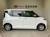 車両右側面からの写真になります。車をご覧になりたい時はお気軽に最寄りの店舗へご相談下さい。