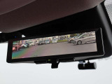 車両後方を映し出します・スマートルームミラー装備です。