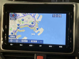いまや必須装備「ナビゲーション」搭載!知らない場所に、スイスイッとドライブ。なんて便利な機能でしょうか?もう、これなしではハンドルを握れませんね!でも、運転中の操作は危険ですのでご注意ですね♪