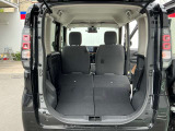 5:5の比率で後席が倒れてくれます。乗車人数と載せる荷物によってレイアウトを変えられます。