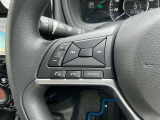 ナビの音量など車両情報を手元で操作できるハンドルスイッチ付き。