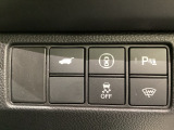 ハンドルの右側にHondaセンシング用のメインスイッチとパワーテールゲートスイッチがついています。パワーテールゲートスイッチは車内からでもテールゲートの開け閉めを電動でできます。