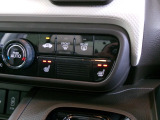 運転席と助手席にシートヒーターが装備されてます!冬のドライブには嬉しい装備です。