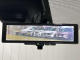【インテリジェント ルームミラー】車両後方のカメラ映像をミラー面に映し出すので、車内の状況や、天候などに影響されずいつでもクリアな後方視界が得られます!